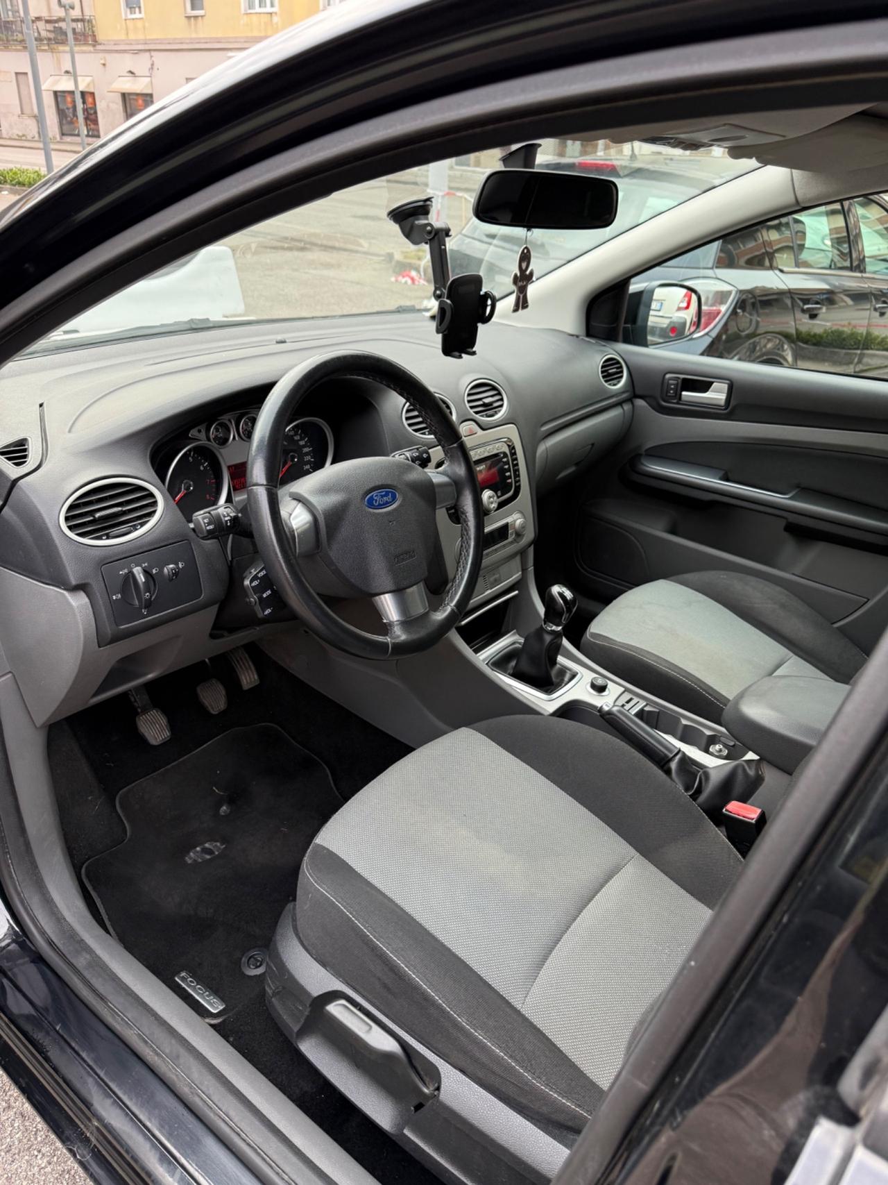 Ford Focus 1.6 (115CV) 5p. Bz.- GPL Titanium