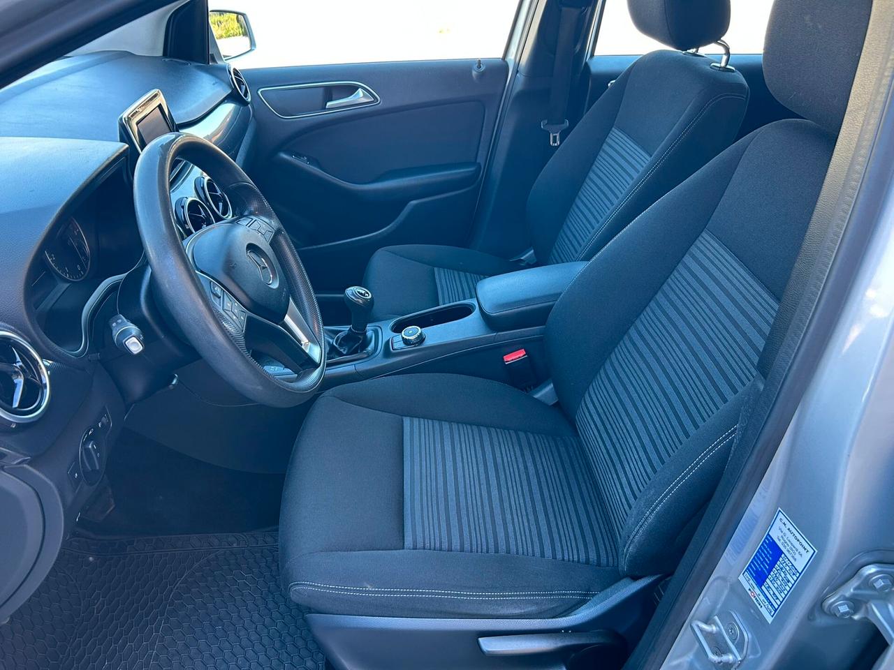 Mercedes-benz B 180 2012