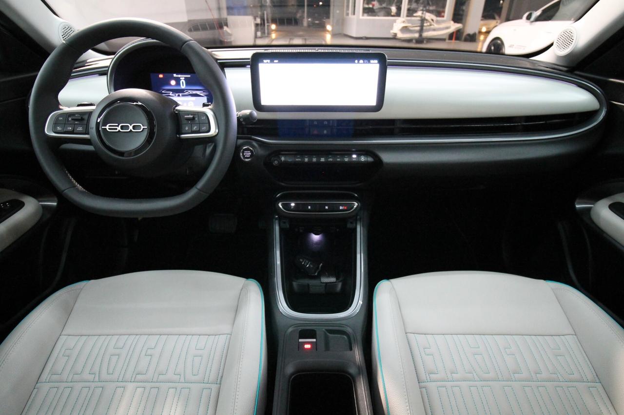 FIAT 600 1.2 HYBRID LA PRIMA 110 CV