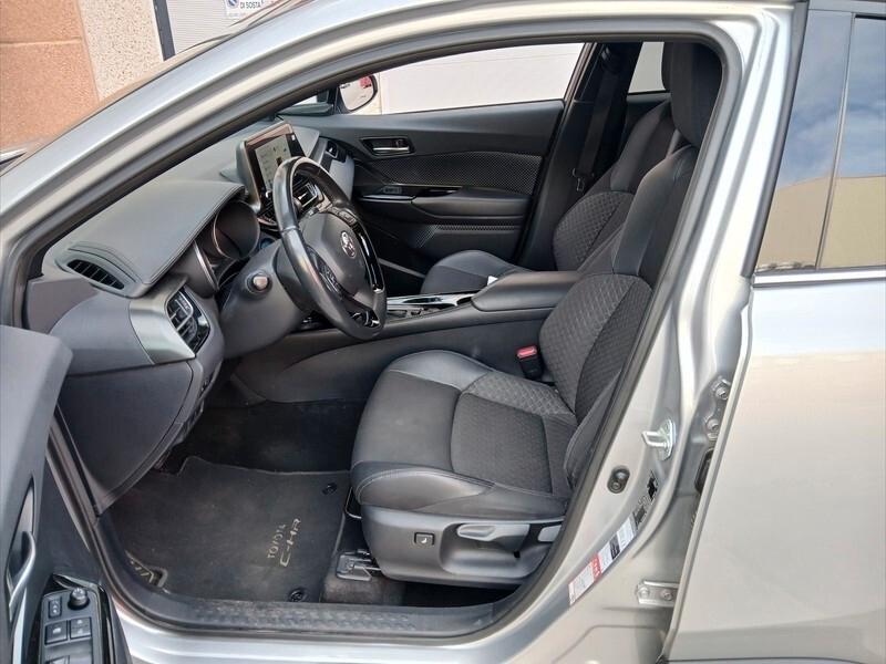 Toyota C-HR 1.8 Hybrid E-CVT 98cv Lounge 07/2022 Neopatentati