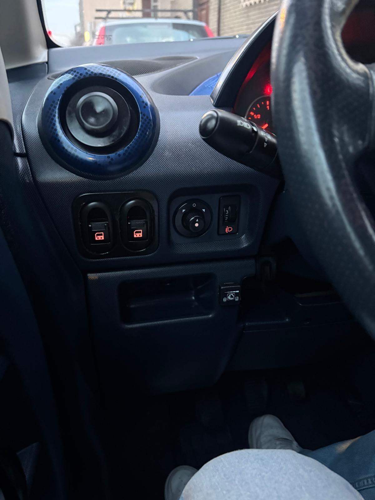 Peugeot 1007 Happy 1.4 75 cv GPL