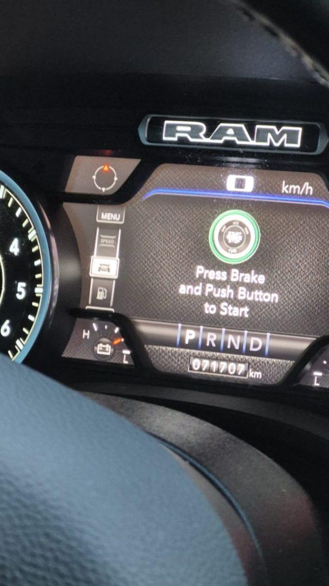 DODGE RAM 1500 5.7 V8 Crew Cab Sport Autocarro N1