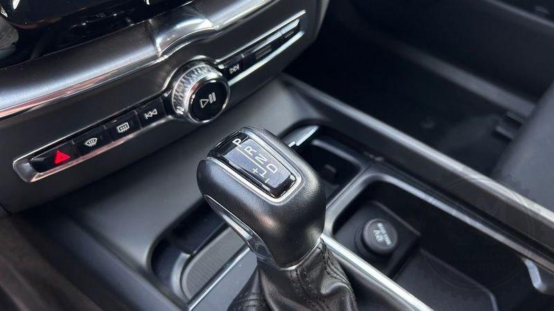 Volvo XC60 D5 AWD Geartronic Business GANCIO T. GUIDA SEMIAUTOM.