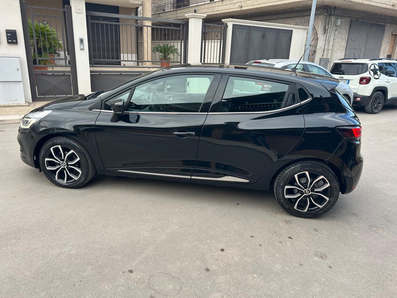 Renault Clio dCi 8V 75 CV 5 porte Moschino Zen