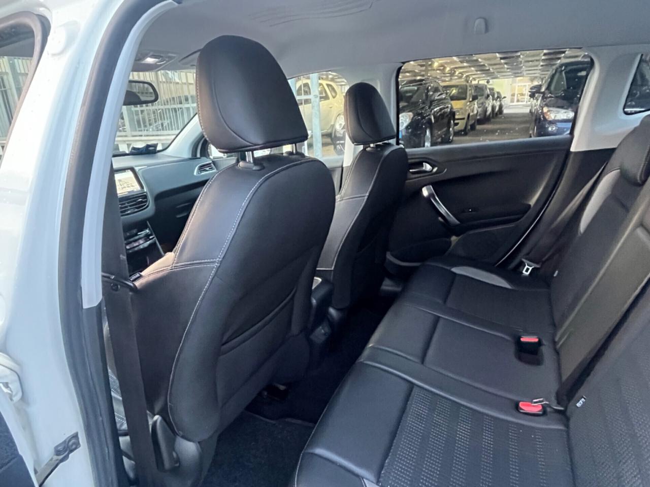 Peugeot 2008 BlueHDi Allure Unipro 2016