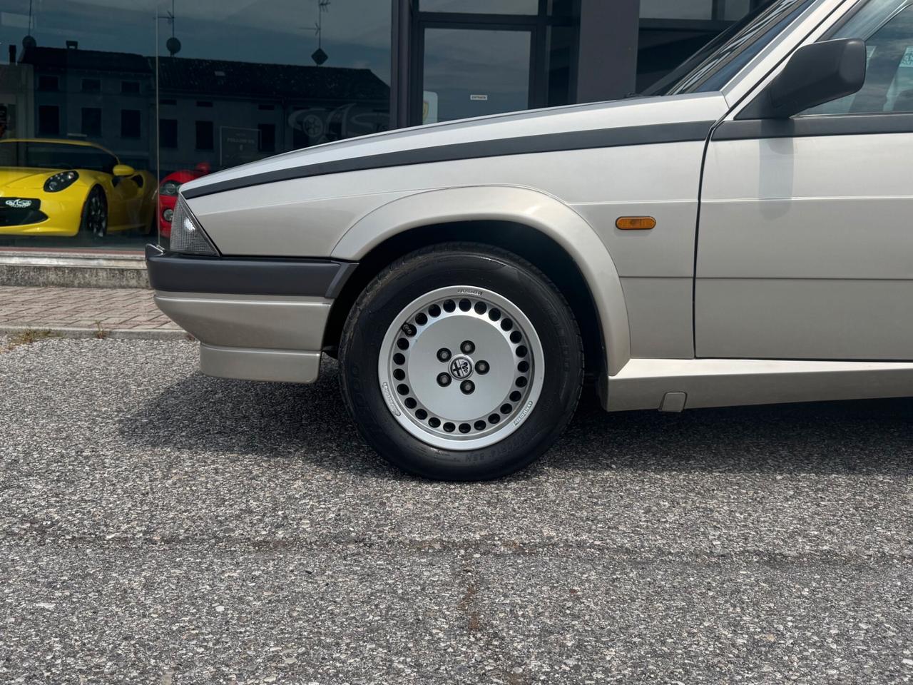 Alfa Romeo 75 2.0i Twin Spark