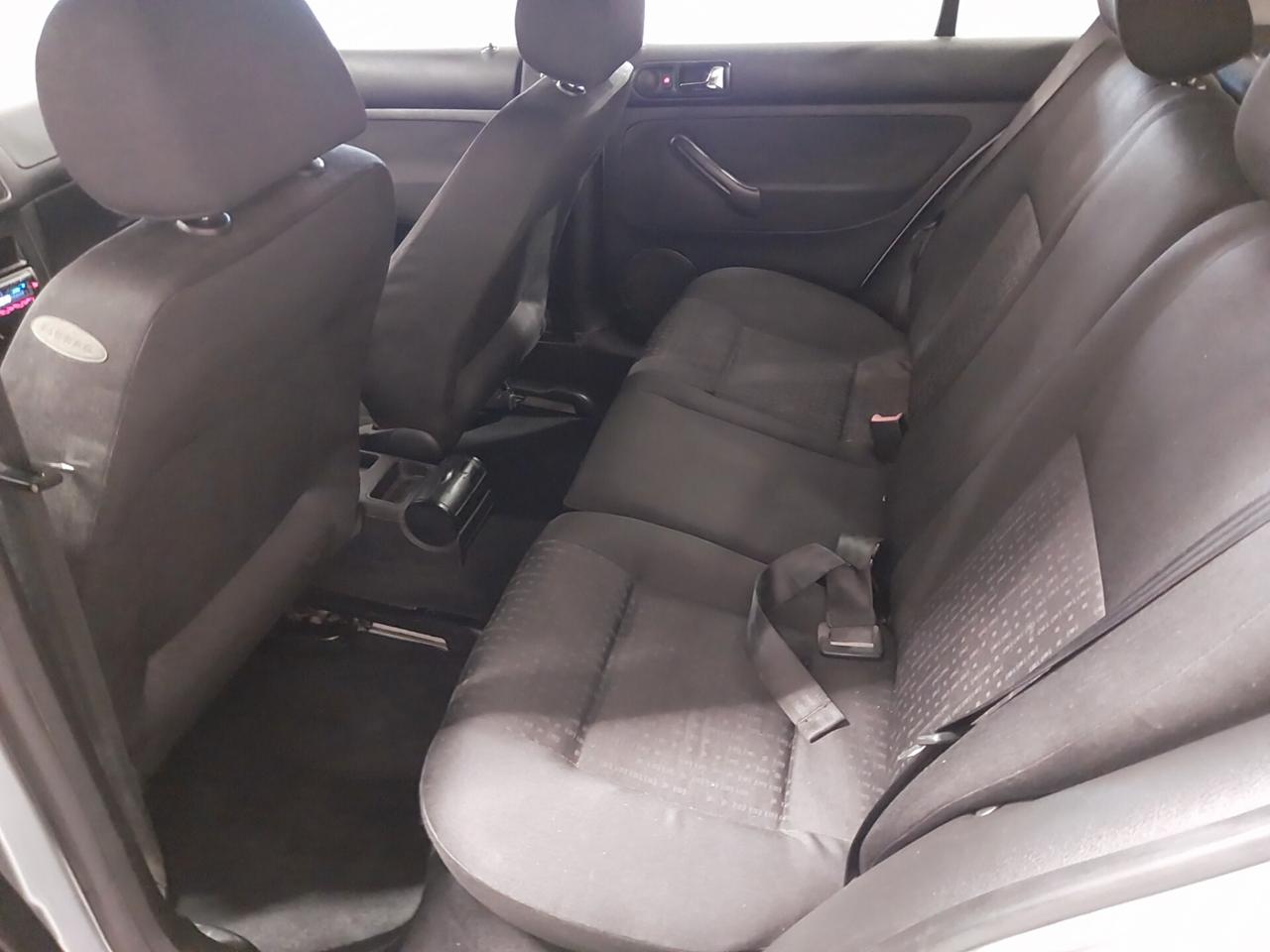 Volkswagen Golf 1.9 TDI/101 CV cat 5p. Champ - ok neopatentati