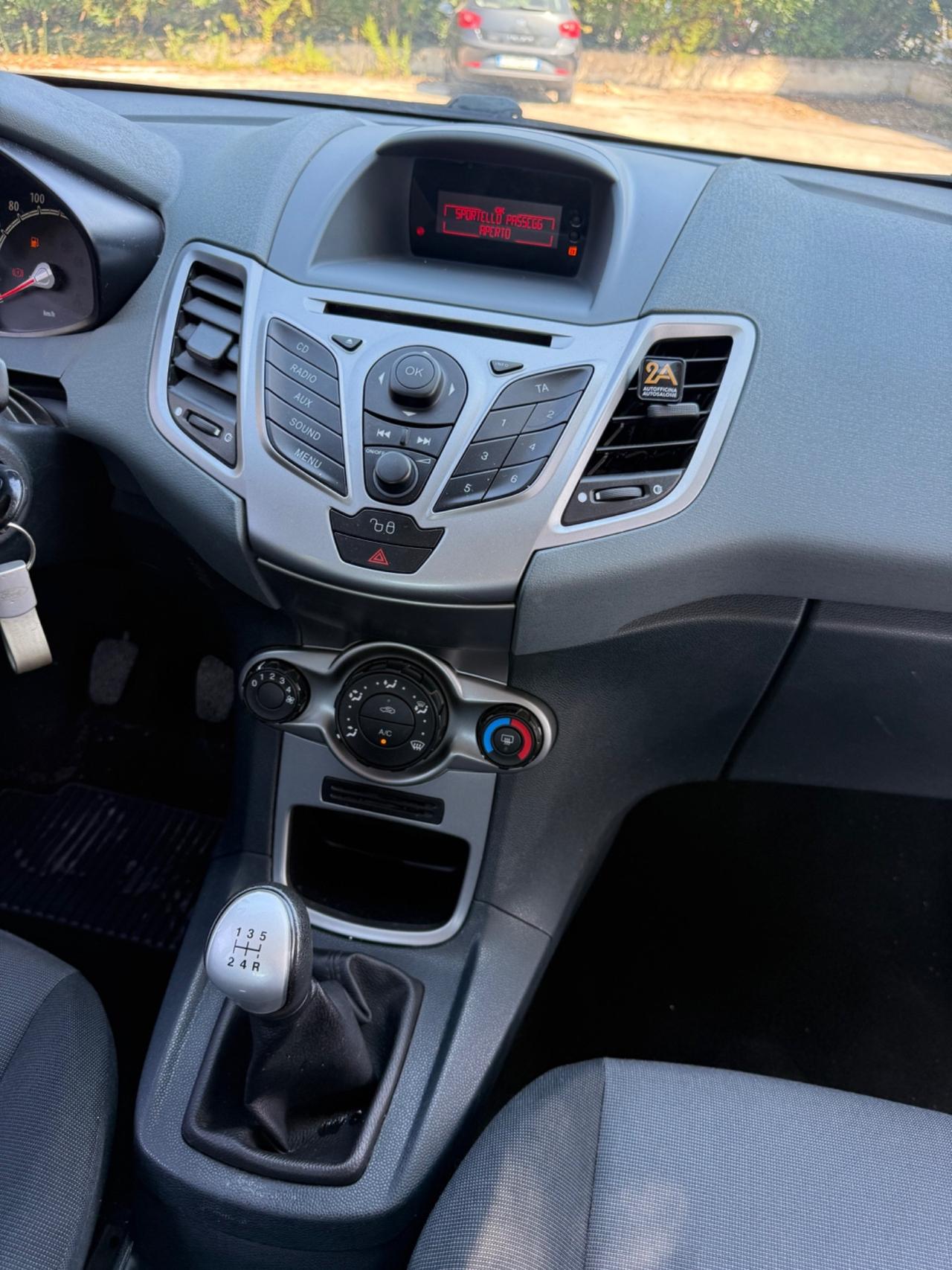 Ford Fiesta 1.2 benzina neopatentati UNIPRO