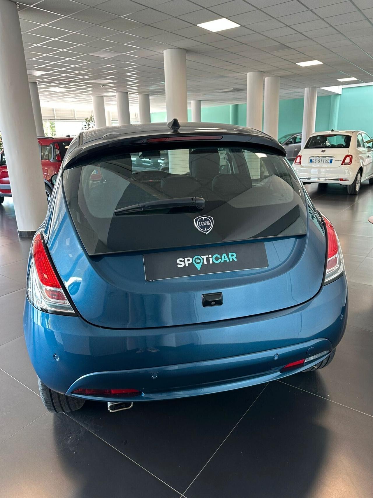 Lancia Ypsilon 1.0 Hybrid Platino 2024 FULL OPTIONAL