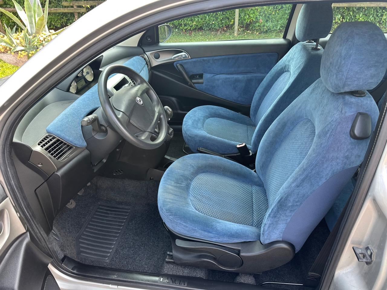 Lancia Ypsilon 1.2 benz NEOPATENTATI 2003