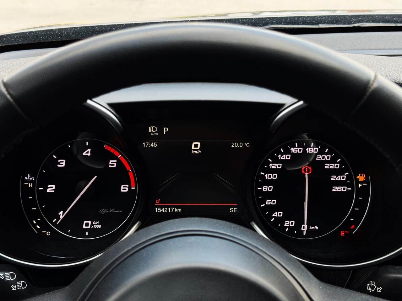 Alfa Romeo Giulia 2.2 T Business 136CV AT8 LED CAR PLAY