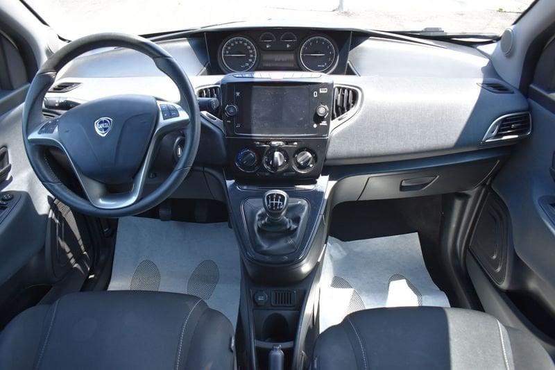 Lancia Ypsilon 1.0 FireFly 70cv S&S Hybrid GOLD