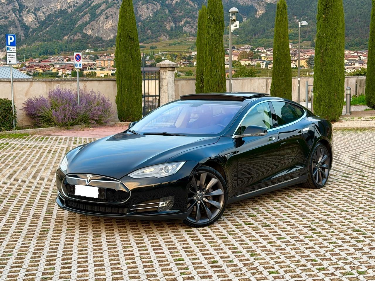 Tesla Model S P85 ,,RICARICA SC01 GRATIS A VITA”