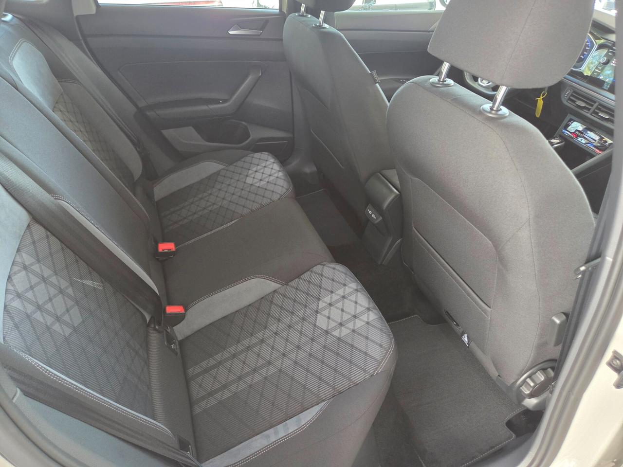 Volkswagen Taigo 1.0 TSI 115 CV DSG R-Line
