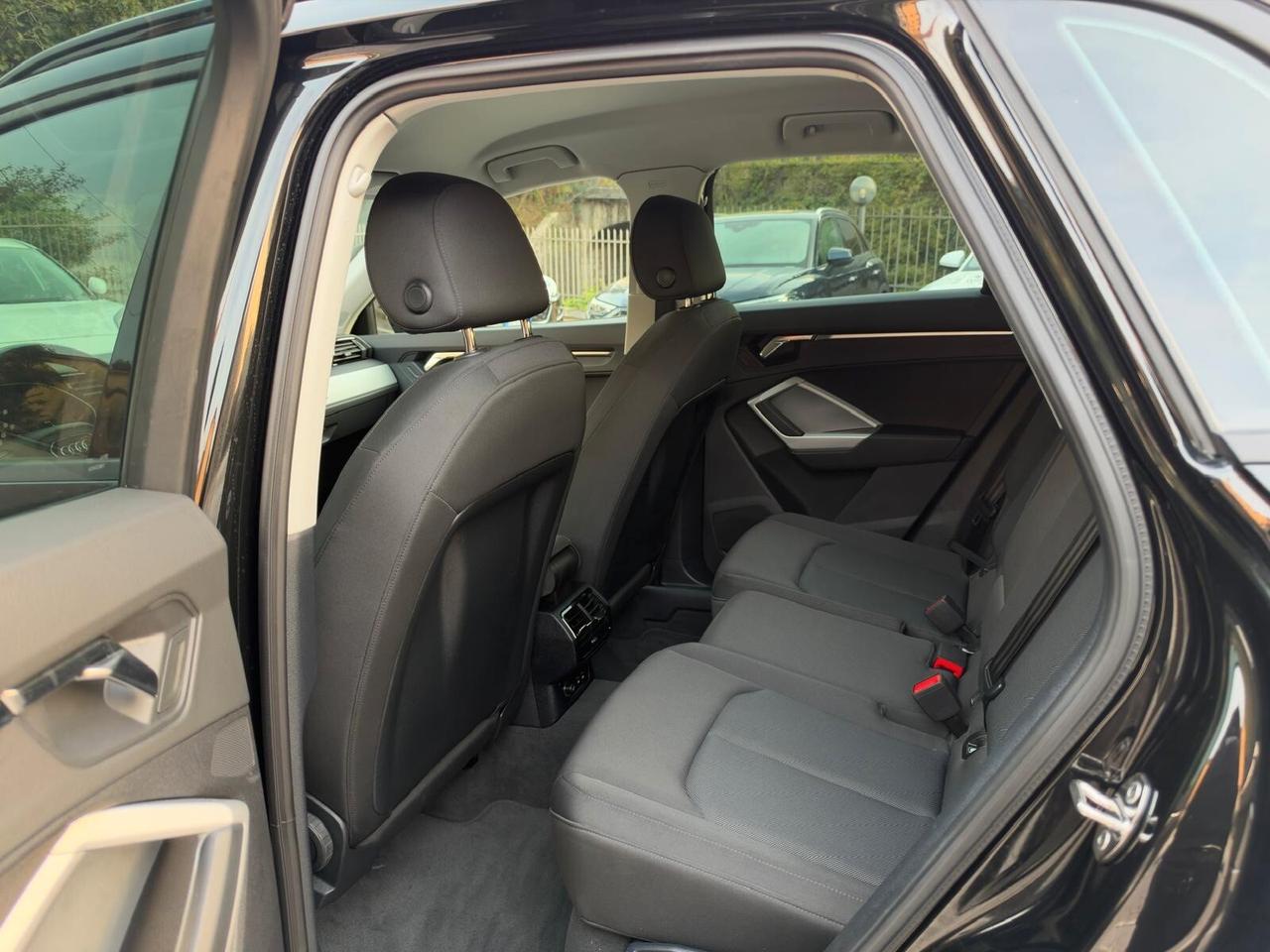 Audi Q3 35 TDI 150 CV S tronic IDENTITY BLACK - S-LINE FULL- MATRIX - MY 22