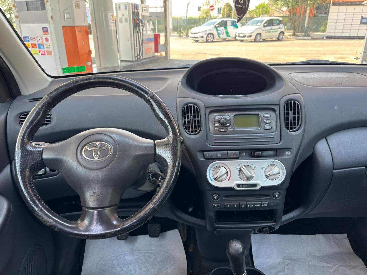 Toyota Yaris Verso 1.3i 16V cat Luna '03