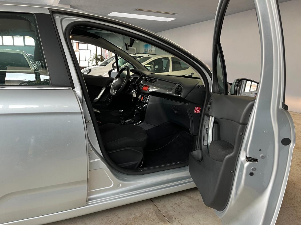 Citroen C3 1.4cc VTi 95cv -SOLO 66.000KM - EXCLUSIVE