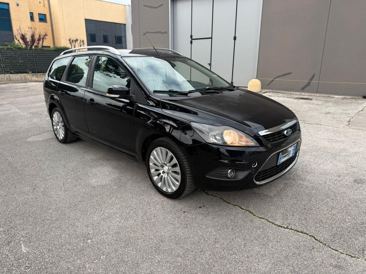 FORD FOCUS 1.6 TITANIUM 2010 12 MESI DI GARANZIA