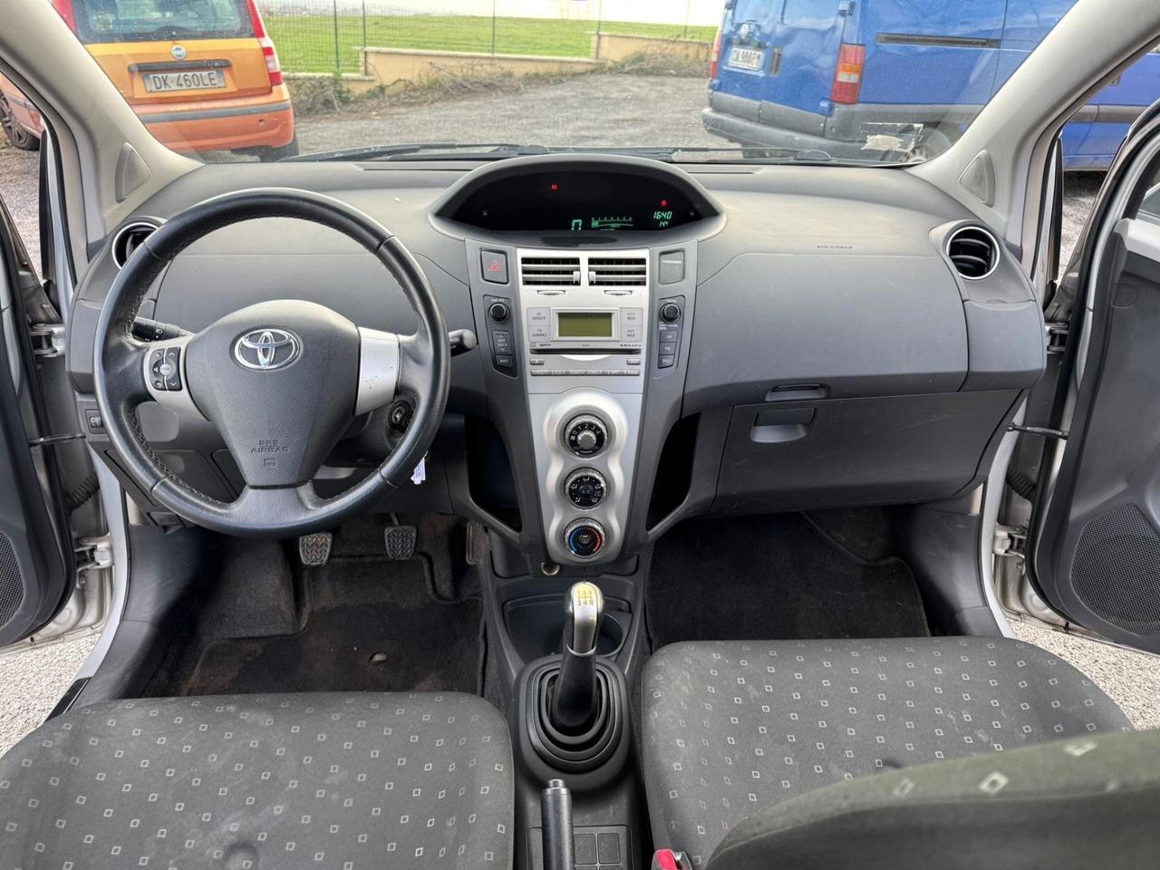 Toyota Yaris 1.0 5 porte