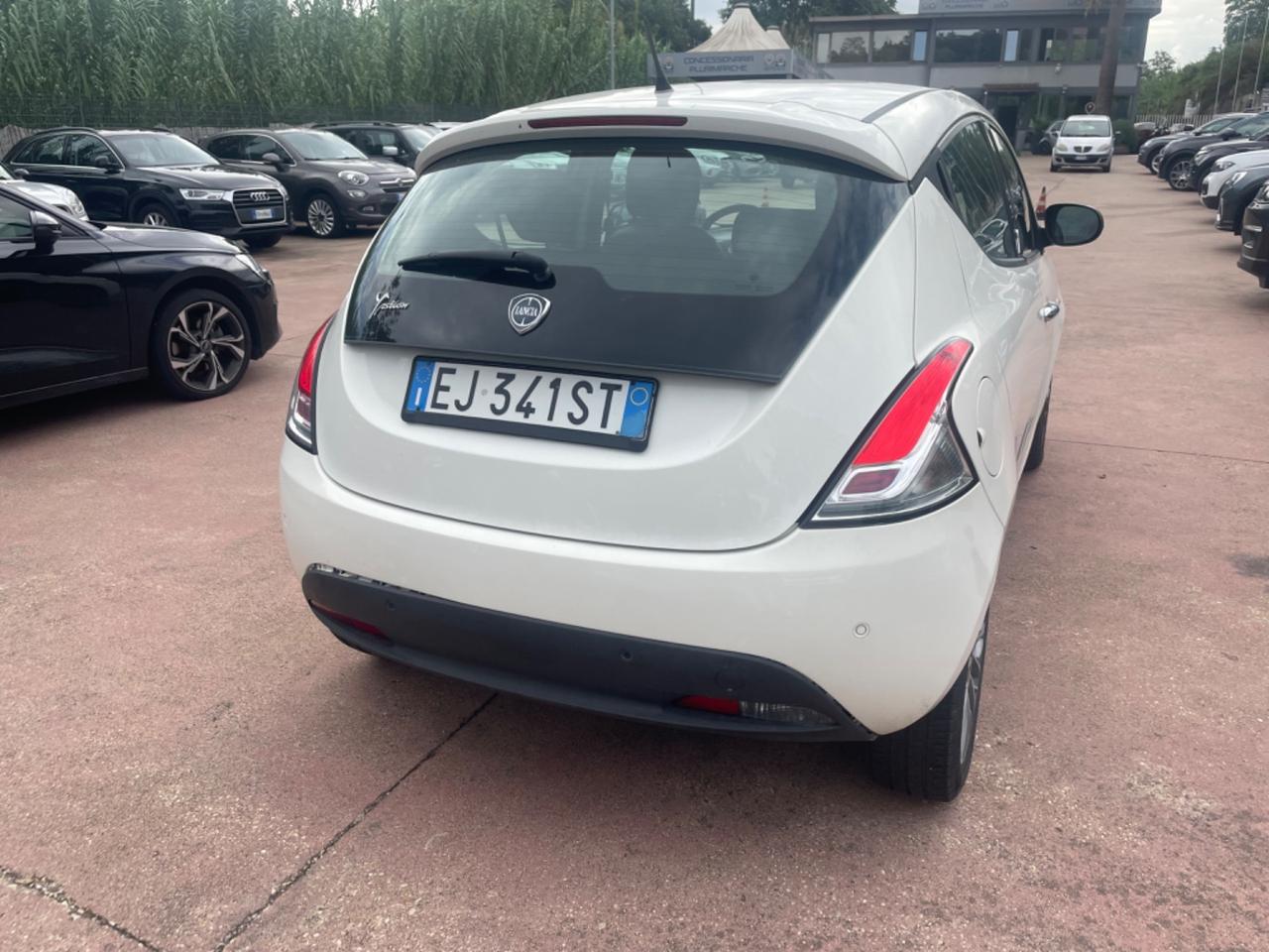 Lancia Ypsilon 1.3 MJT 16V 95 CV 5 porte S&S Silver