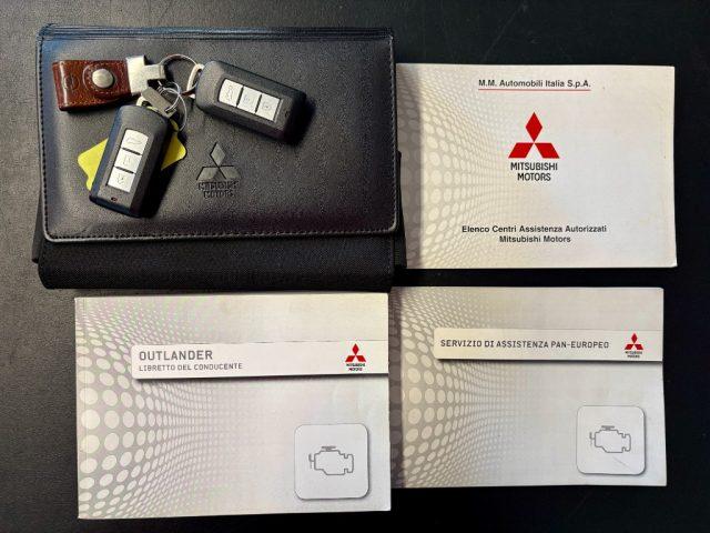 MITSUBISHI Outlander 2.2 DI-D 4WD Instyle Plus7P.TI TETTO BLOCCO DIFF.