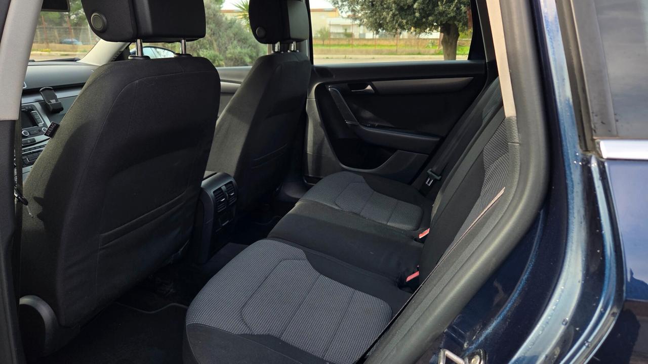 Volkswagen Passat Var. 1.6 TDI BlueMotion Tech. Navi