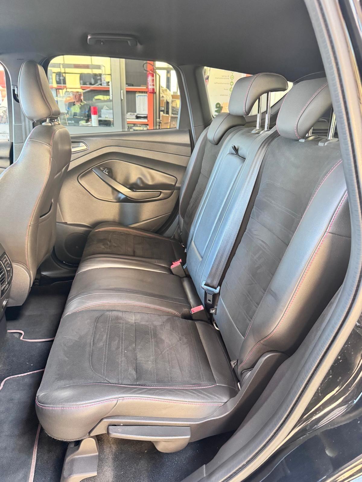 Ford Kuga 1.5 TDCI 120 CV S&S 2WD Powershift ST-Line