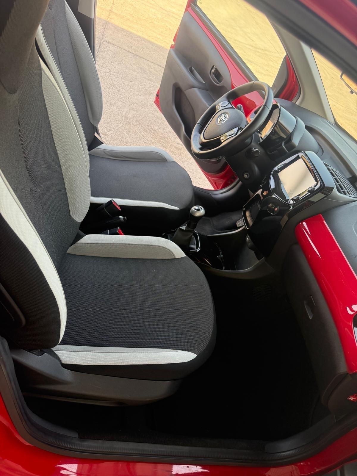 Toyota Aygo 1.0 VVT-i 69 CV 5 porte x-cite