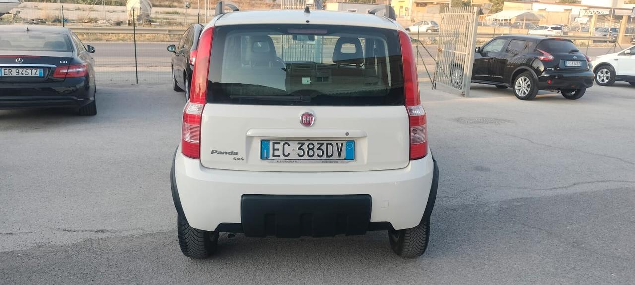 Fiat Panda 1.3 MJT 16V DPF 4x4 Climbing
