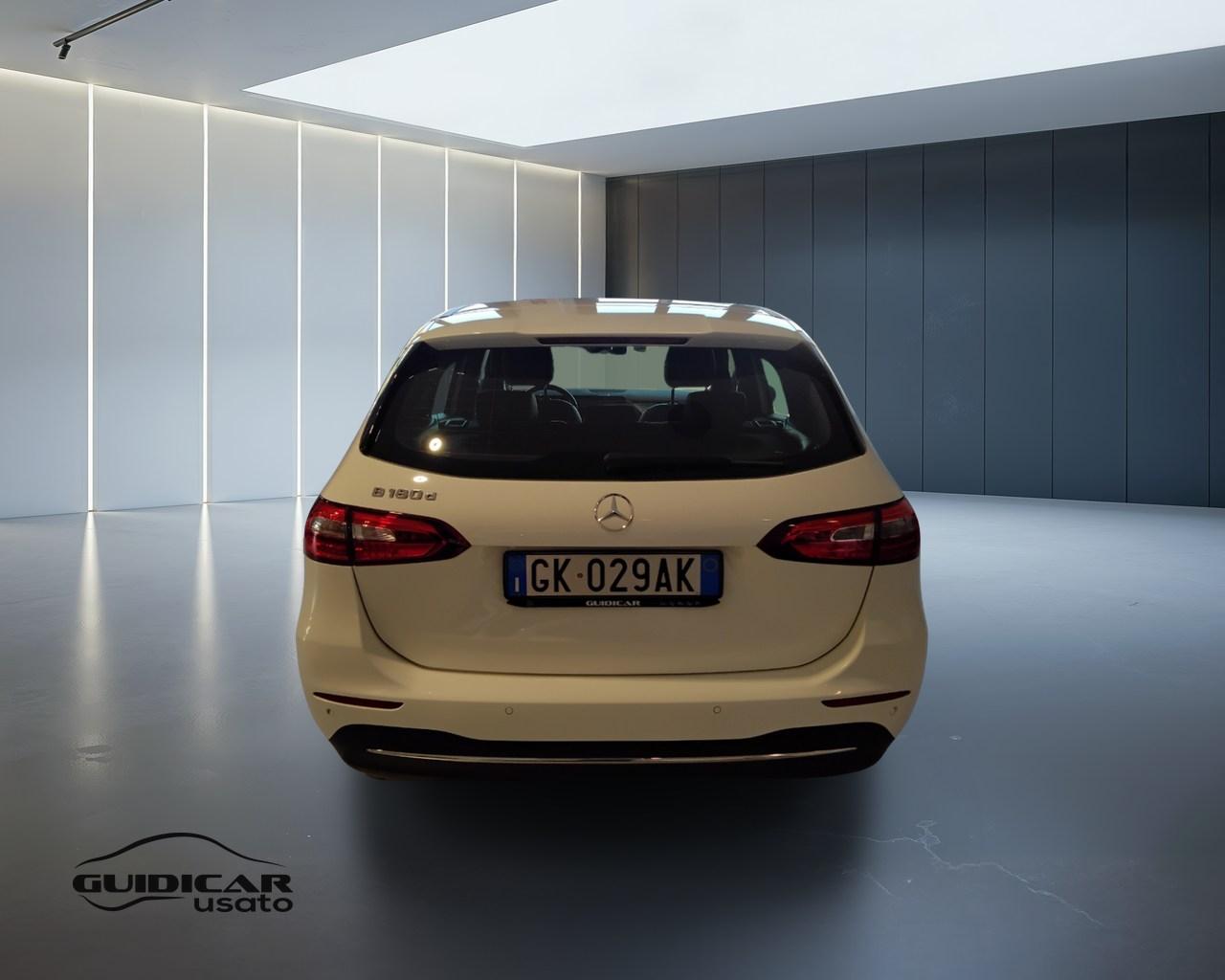 Mercedes-Benz Classe B - W247 2018 - B 180 d Sport Plus auto