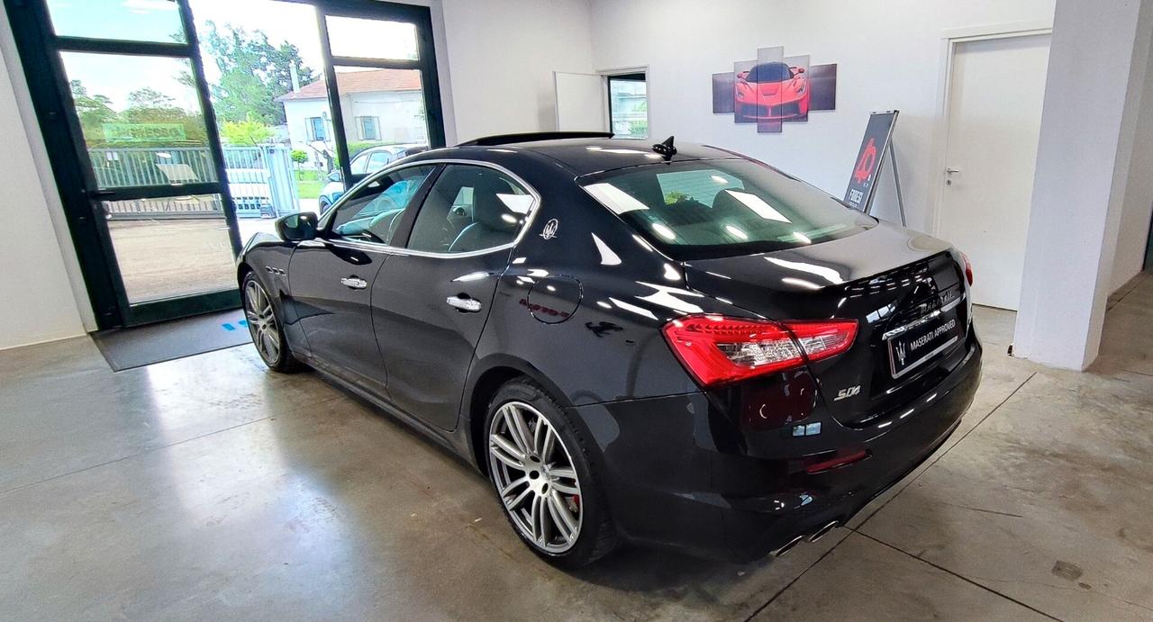 Maserati Ghibli V6 430 CV Q4 Gransport