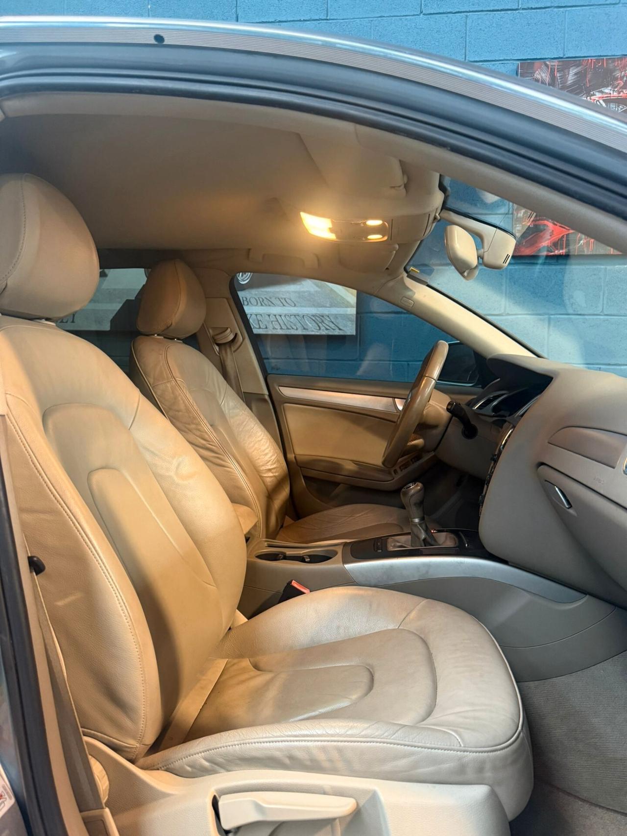 A4 BENZINA BERLINA INTERNI IN PELLE