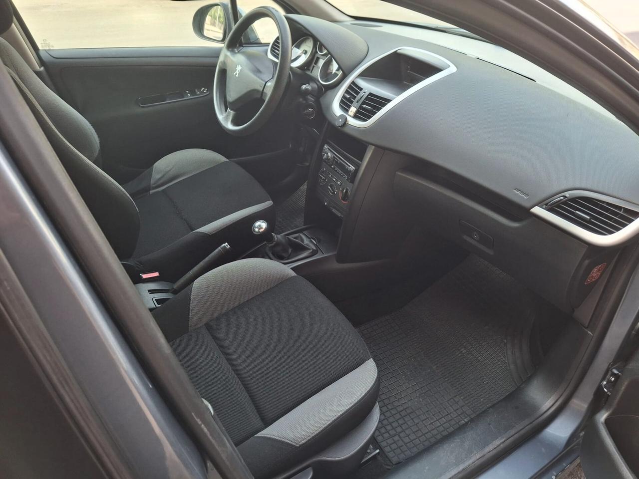 Peugeot 207 1.4 HDi 70CV 5p. ONE Line