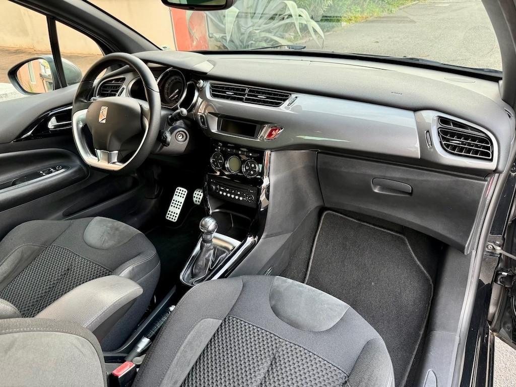 Ds DS3 DS 3 1.2 VTi 82 Just Black