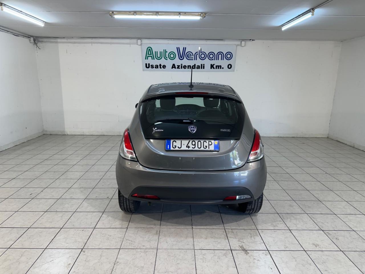 Lancia Ypsilon 1.0 FireFly 5 porte S&S Hybrid Ecochic Silver