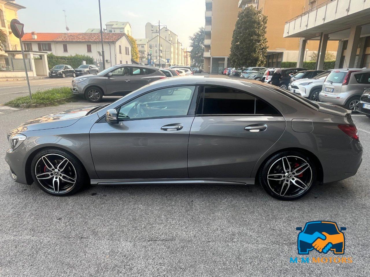 Mercedes-Benz CLA 200 Premium AMG