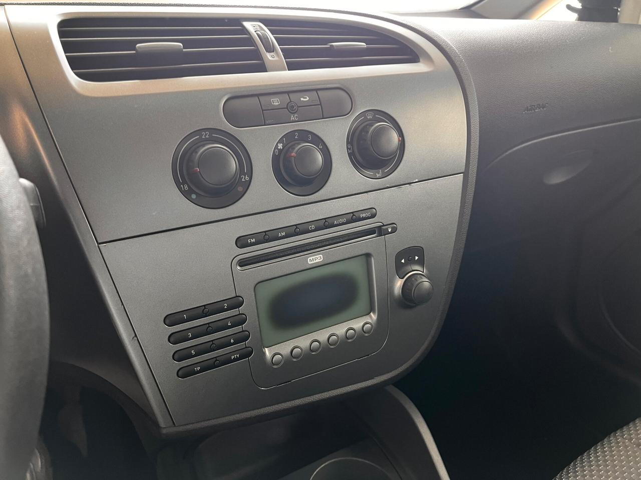 Seat Leon 1.6 BENZINA PER NEOPATENTATI