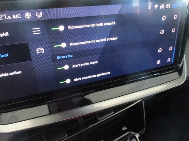 Peugeot 2008 BlueHDi 130 S&S EAT8 Allure