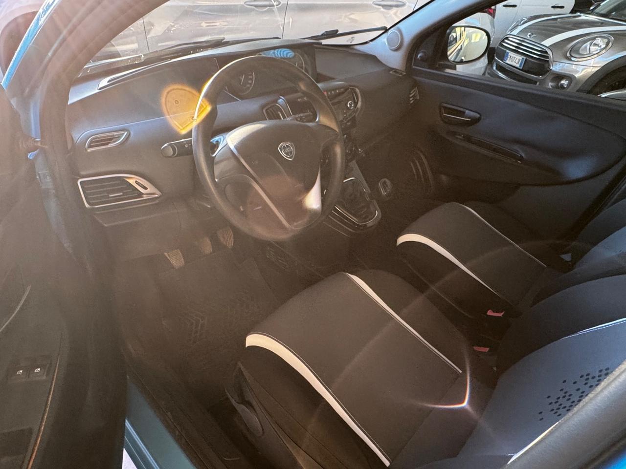 Lancia Ypsilon 1.3 MJT 16V 95 CV 5 porte S&S Elefantino