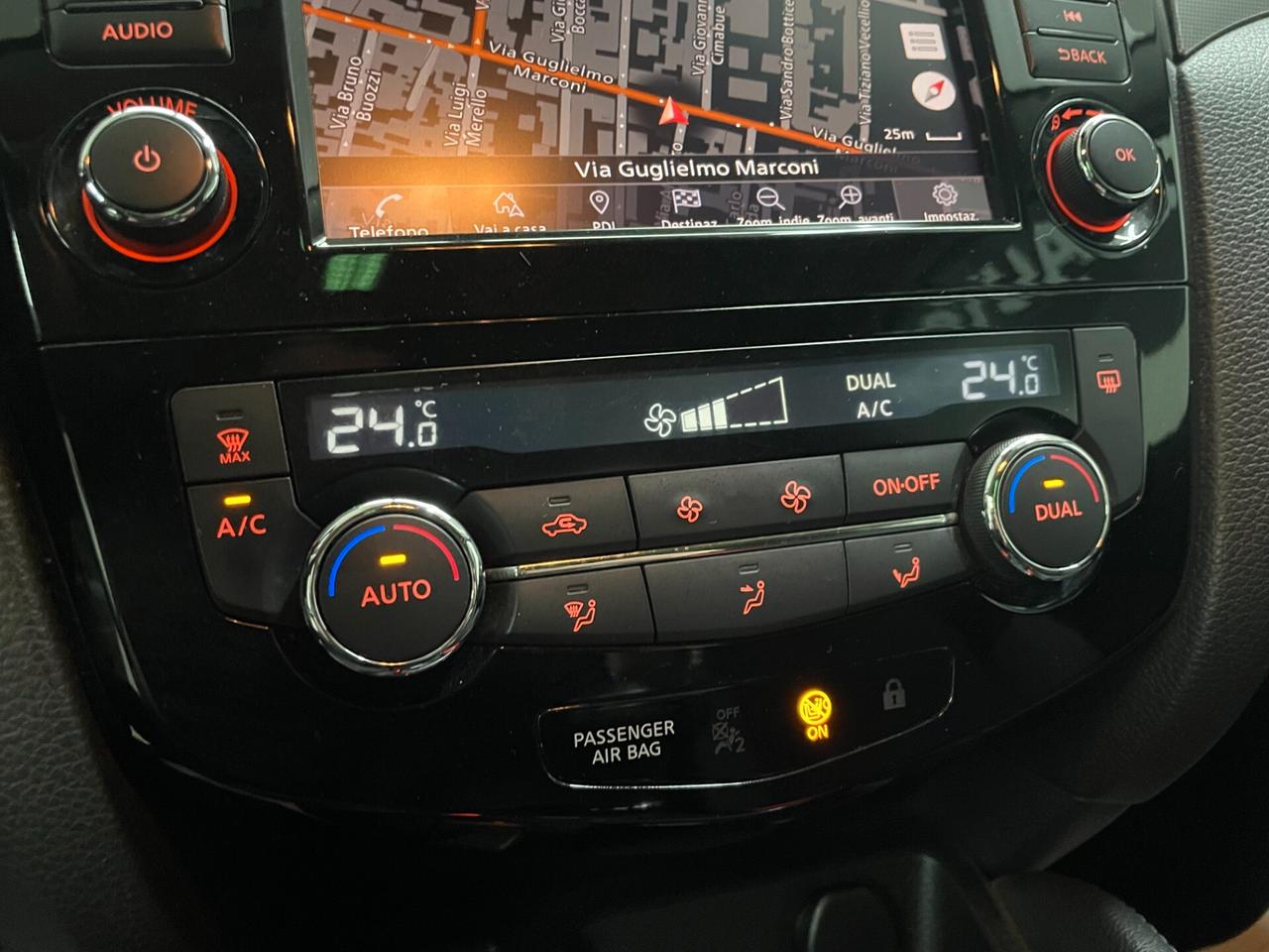 Nissan Qashqai N-Connecta / 1.5 dCi 115 CV / Cambio Automatico / Diesel