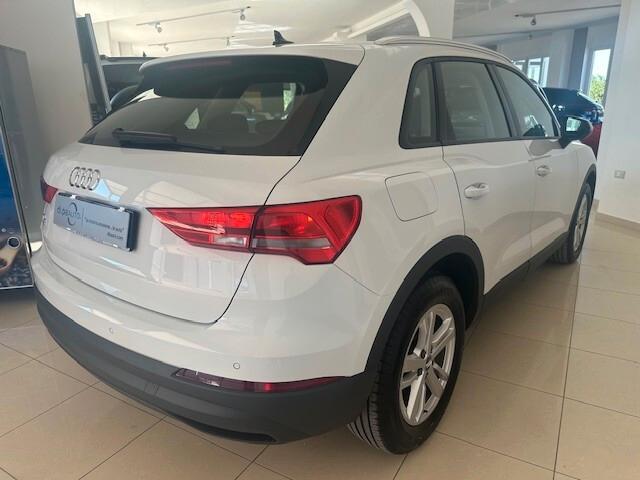 Audi Q3 35 TDI S tronic Business