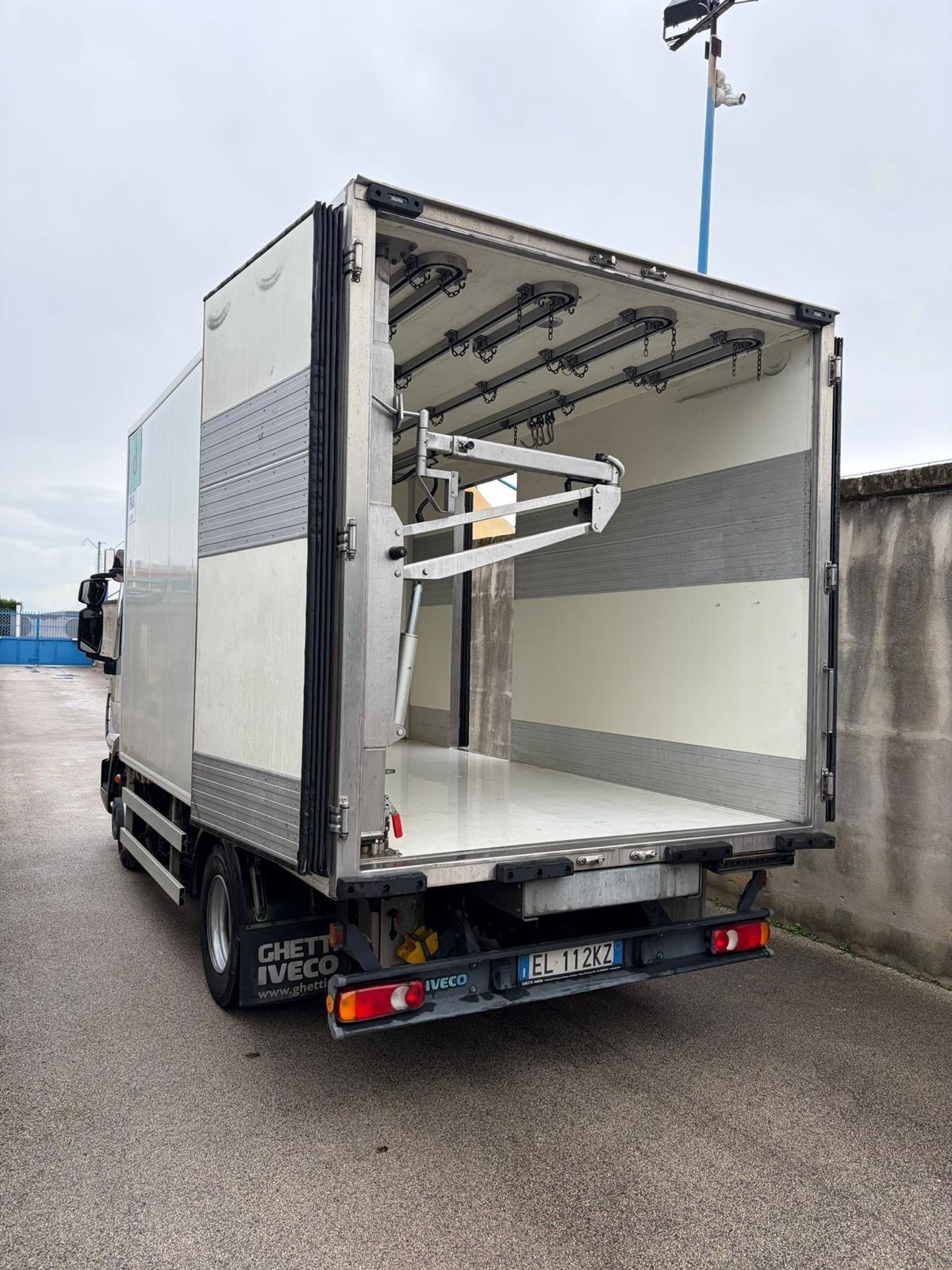 Iveco eurocargo 100-22- frigo per carni-2012