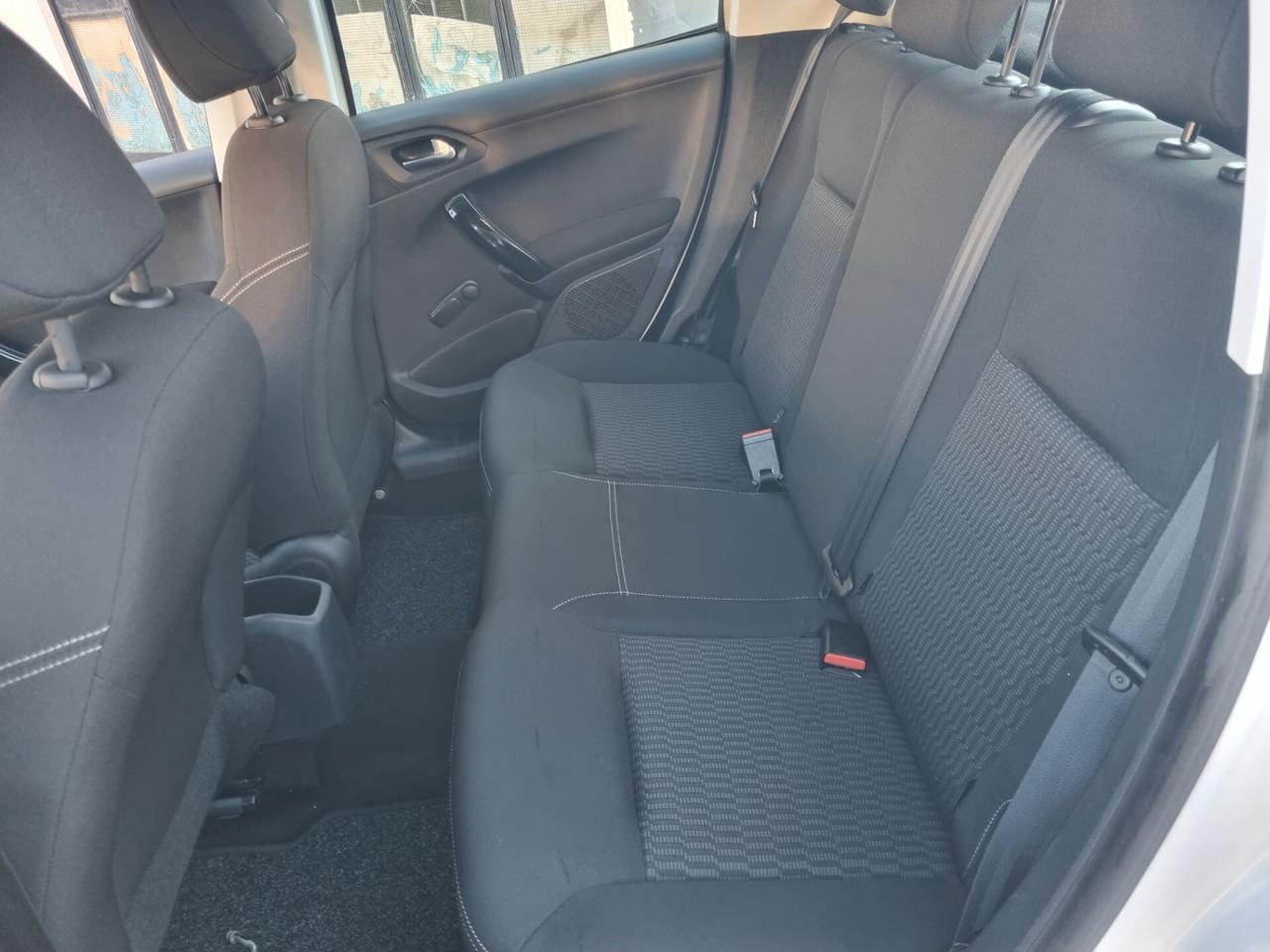 Peugeot 208 PureTech 82 5 porte Allure