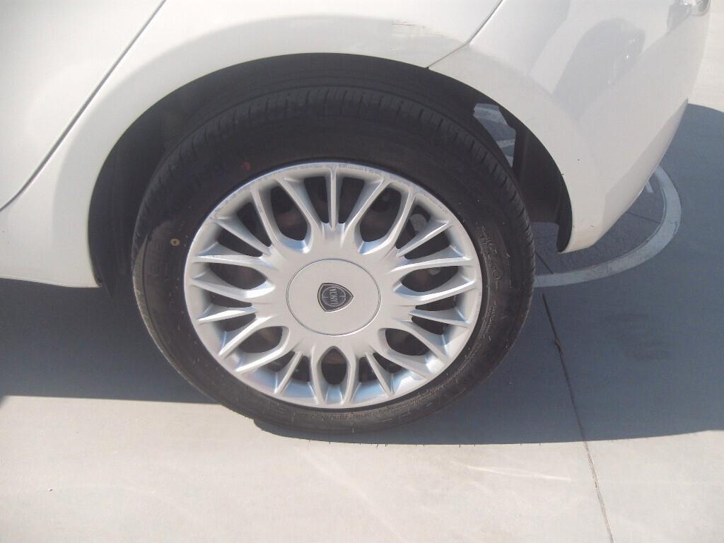 Lancia Ypsilon 1.2 69 CV 5 porte - 2017