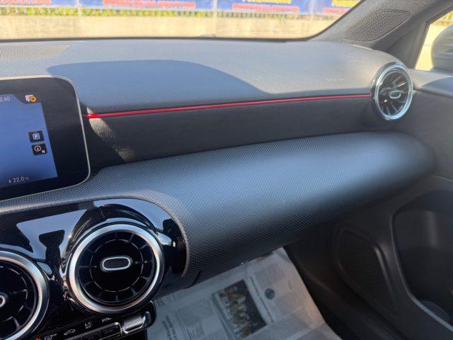 MERCEDES-BENZ A 180 Premium AMG GARANZIA