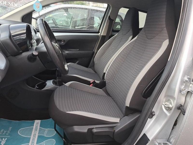 Toyota Aygo Aygo Connect 1.0 VVT-i 72 CV 5 porte x-play