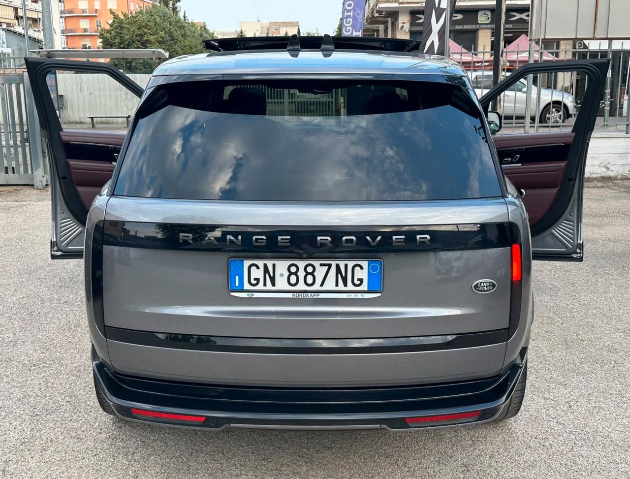 RANGE ROVER AUTOBIOGRAPHY P530 4.4 V8 - IVA - PANO