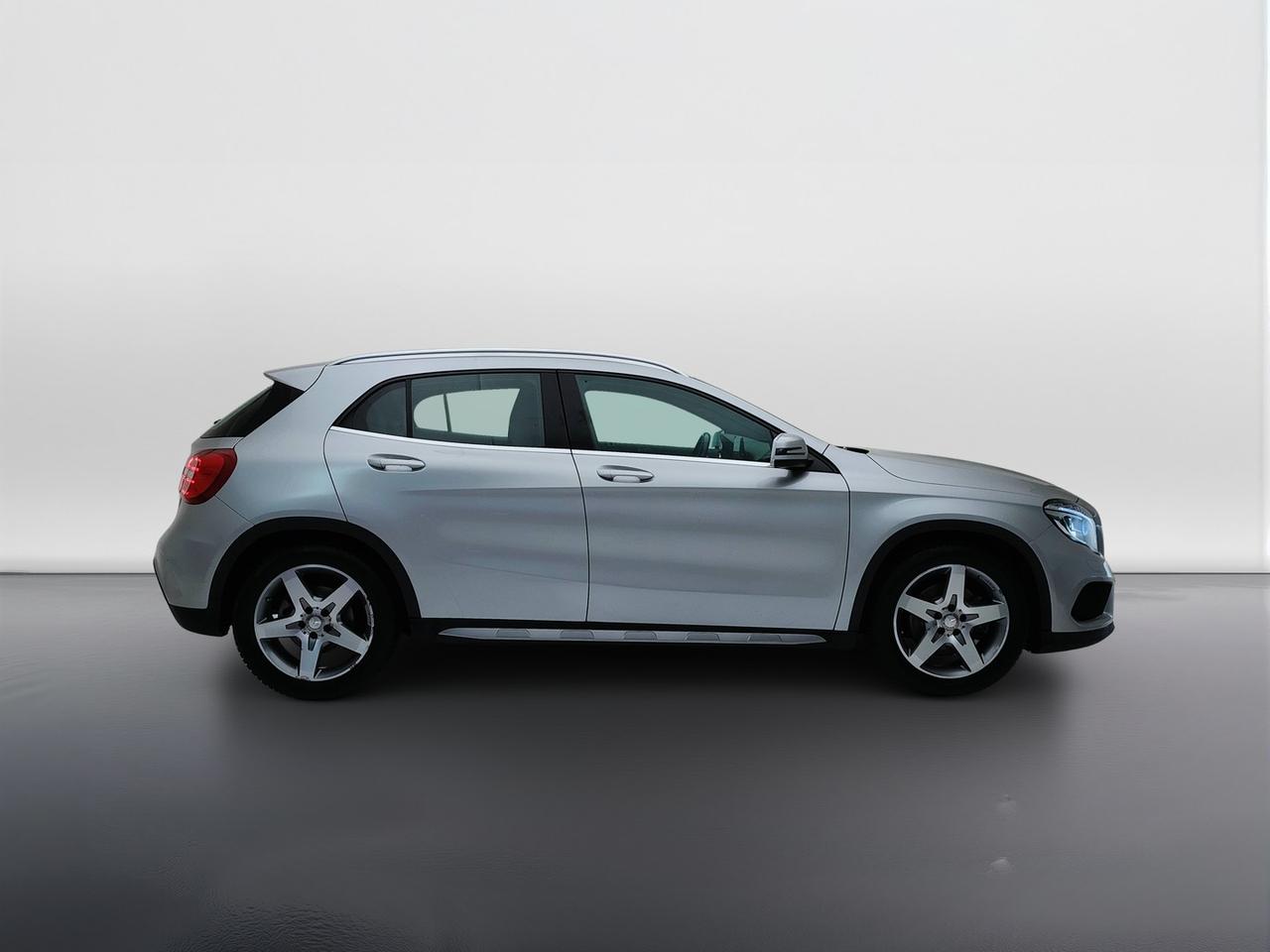 Mercedes-Benz GLA-X156 2014 - GLA 220 d Premium 4matic 177cv auto