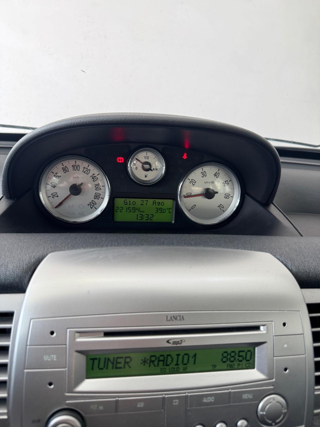 Lancia Ypsilon 1.2 69 CV Unyca