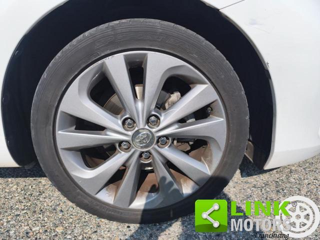 TOYOTA Auris 1.8 Hybrid Lounge